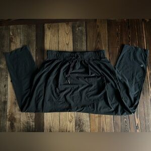 LULULEMON • black harem yoga crops / pants / bottoms women’s 8 boho chic Y2K